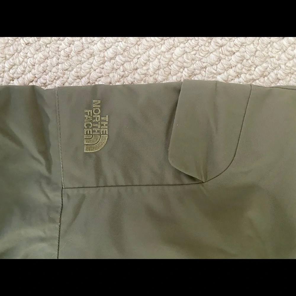 NORTH FACE - Freedom ski pants. Size small. Insulated. - Picture 3 of 6